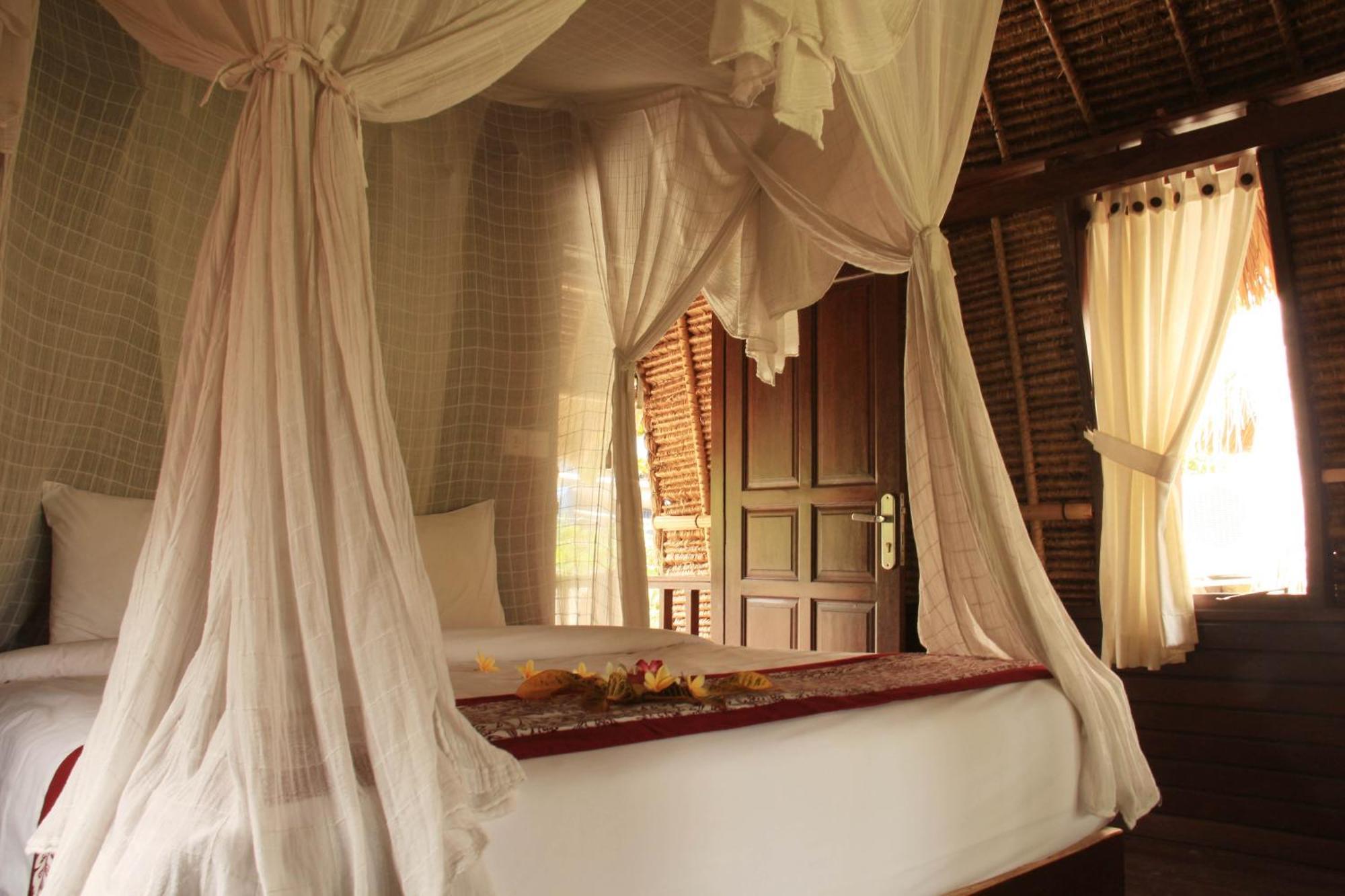 Molamola House Otel Lembongan Oda fotoğraf