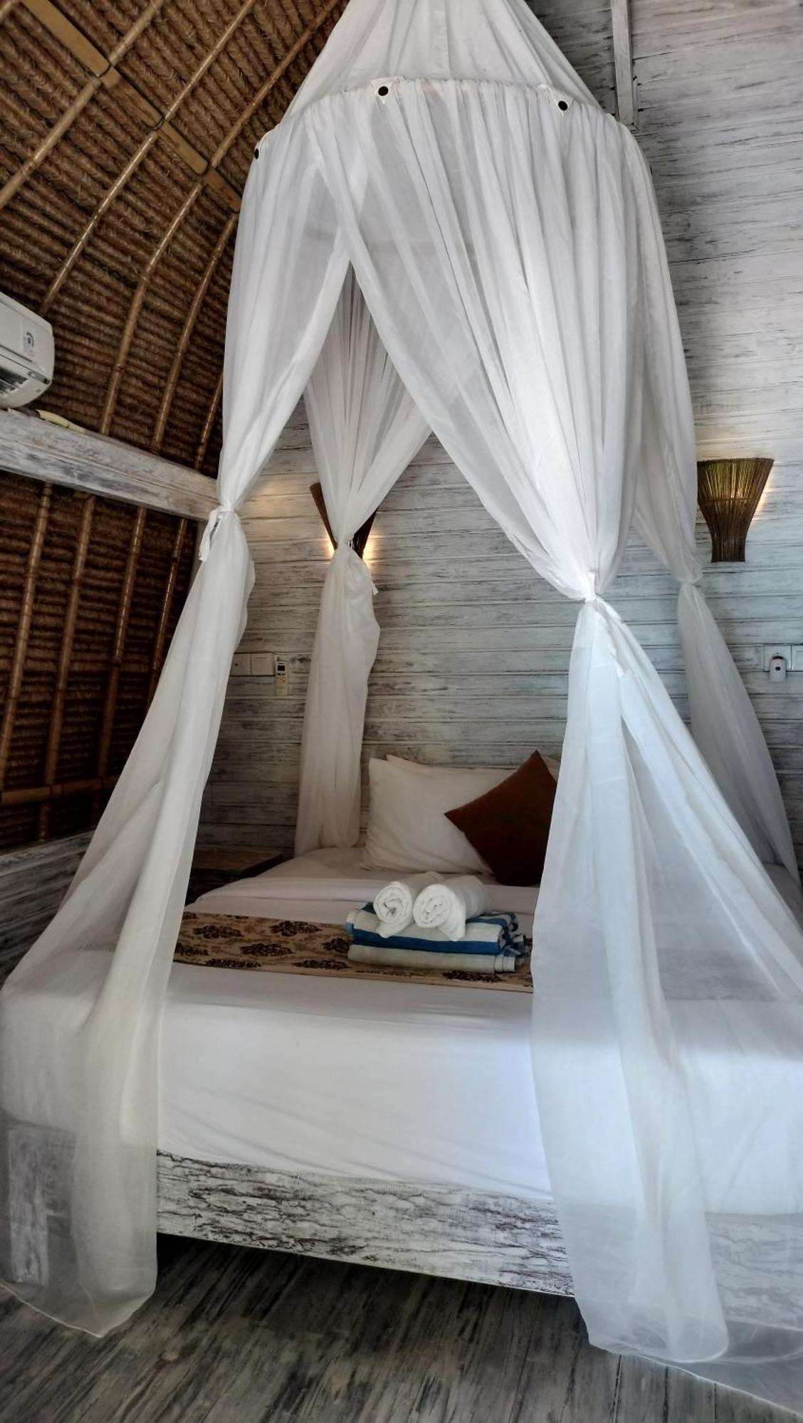 Molamola House Otel Lembongan Dış mekan fotoğraf