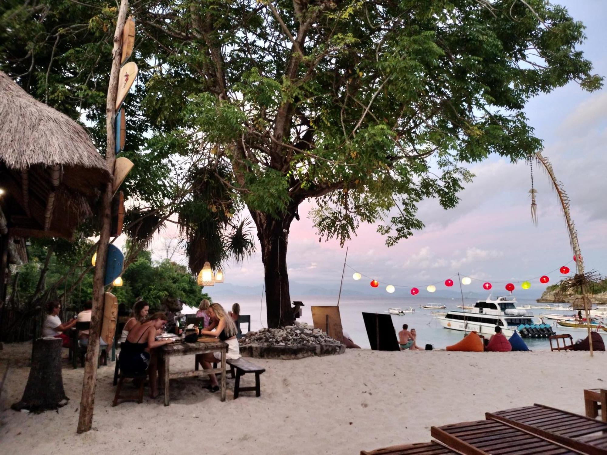 Molamola House Otel Lembongan Dış mekan fotoğraf